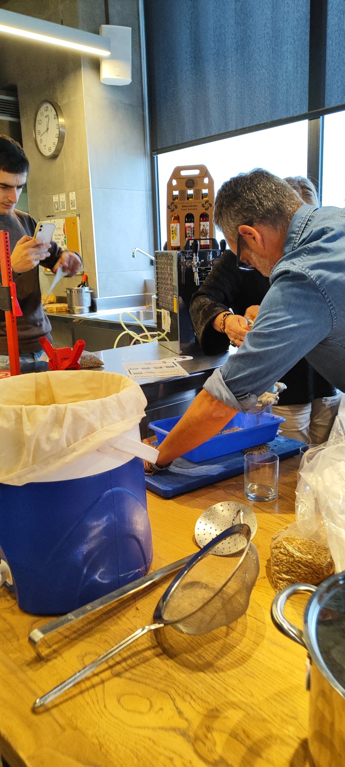 Taller de elaboracion de Cerveza Artesanal en Bilbao - Imagen 4