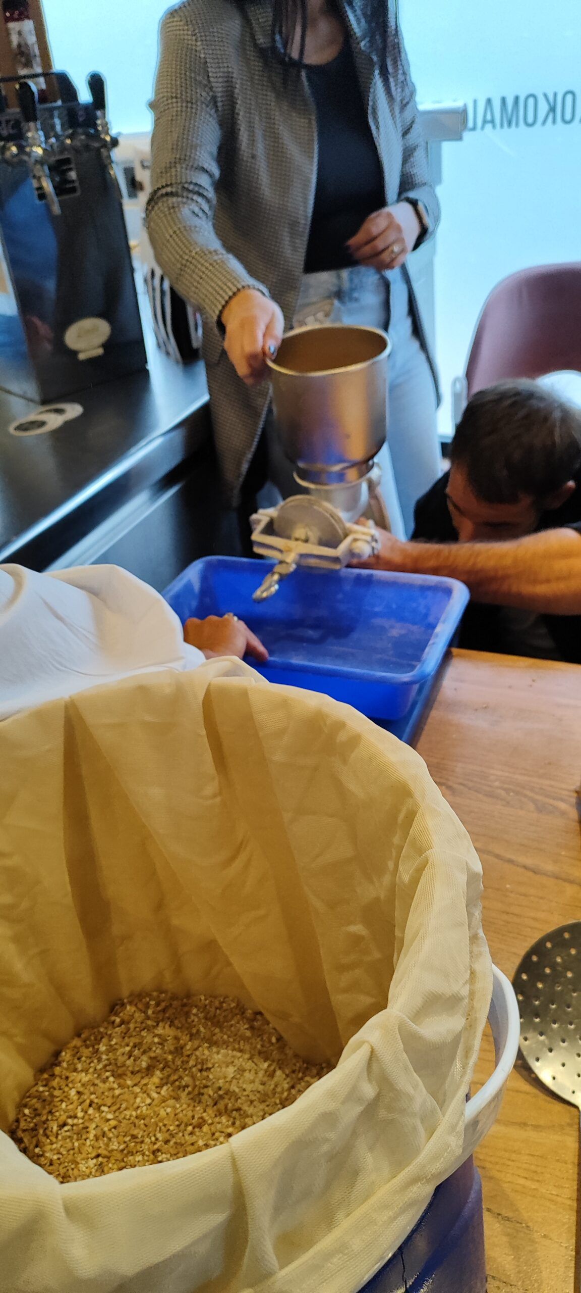 Taller de elaboracion de Cerveza Artesanal en Bilbao - Imagen 3